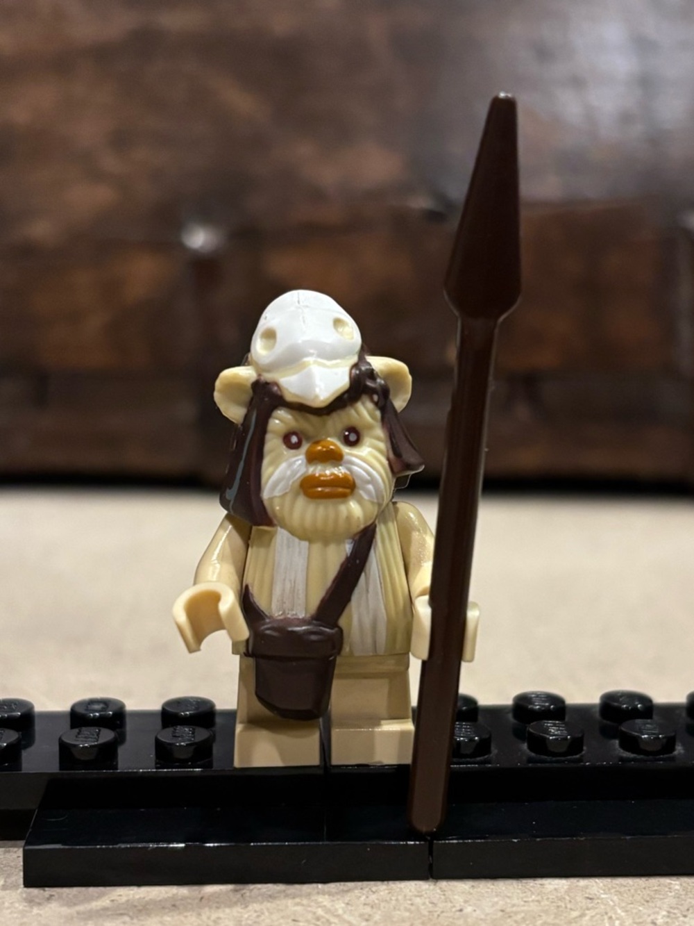 Lego Star Wars Logray Ewok Shaman minifigure